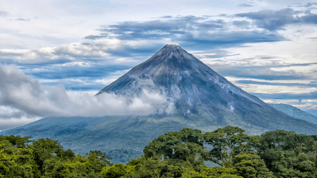 Unlock Tropical Paradise: Discover Adventure, Wildlife, and Pure Bliss in Costa Rica! Your Ultimate Guide to Pura Vida Awaits.