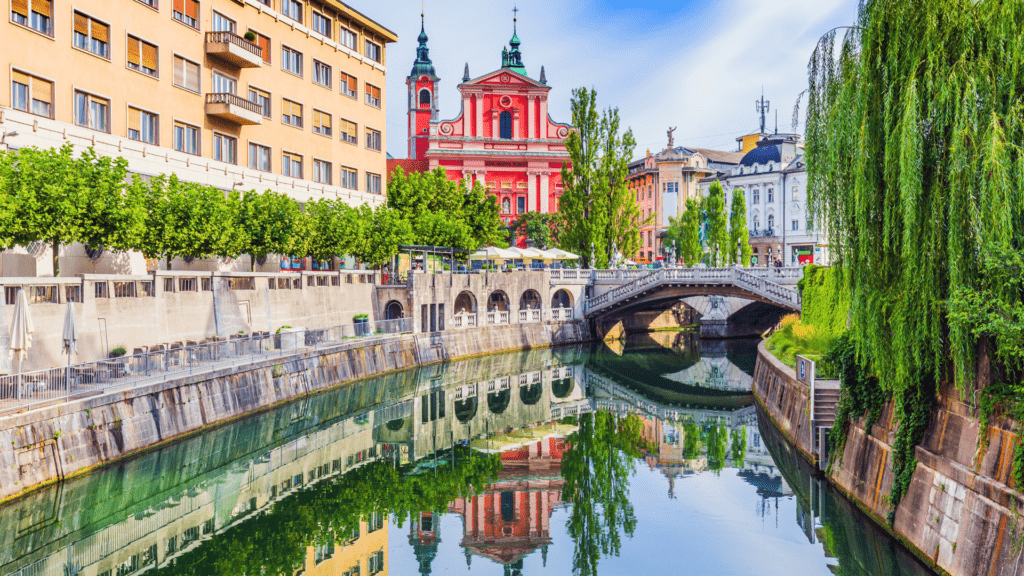 Unlock the Hidden Gem: Explore the Enchanting Beauty of Slovenia! From fairytale castles to lush landscapes, discover your next adventure now.